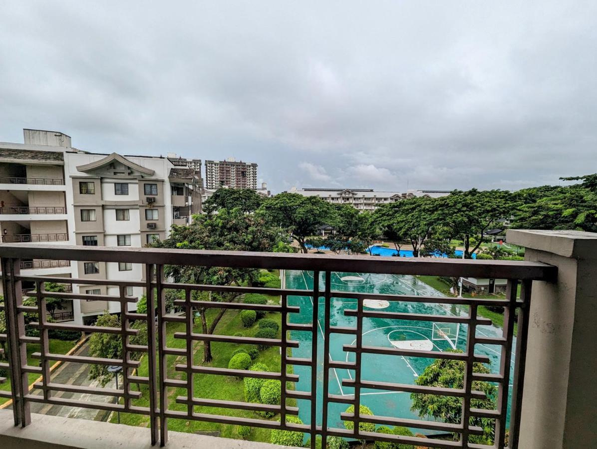 Acacia Estates' The Getaway Taguig Jade Tower Apartment Manila Exterior photo